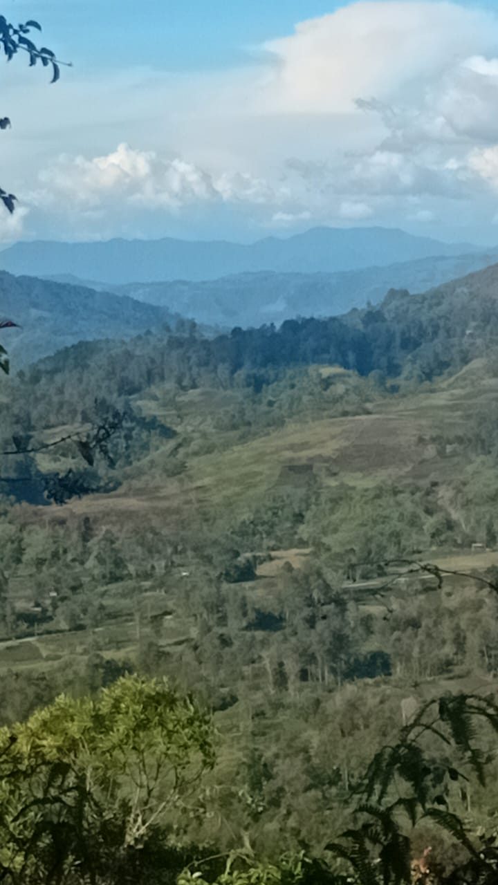 Mountain climbing and natural landscapes
